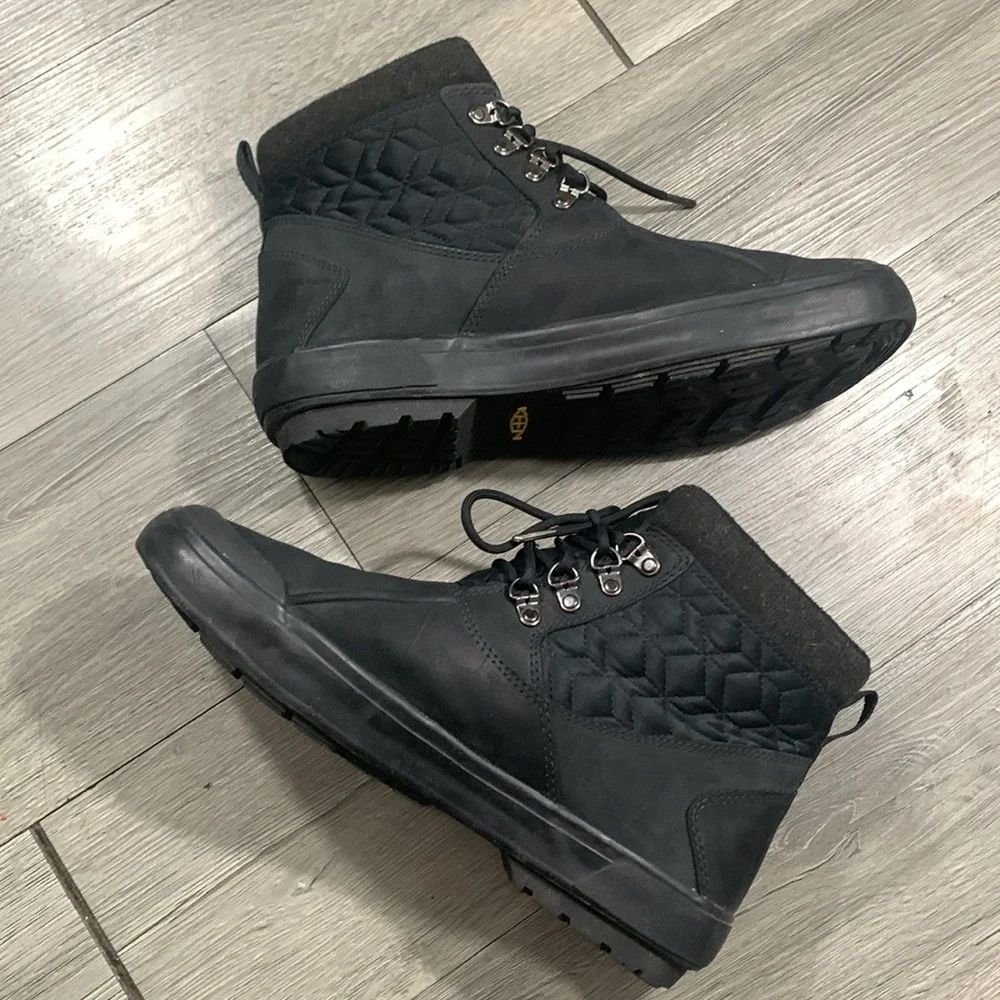 Keen Elsa II Quilted Waterproof Black Ankle Boots      ‎ size 11